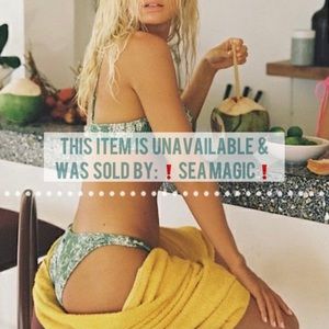 NEW Triangl Saria Sacramento Bikini Set